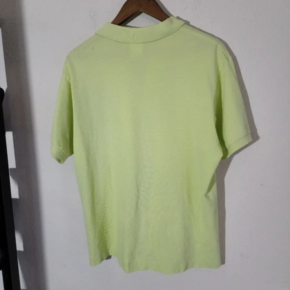 Lacoste size 6.                      Bin 23 - Picture 2 of 4